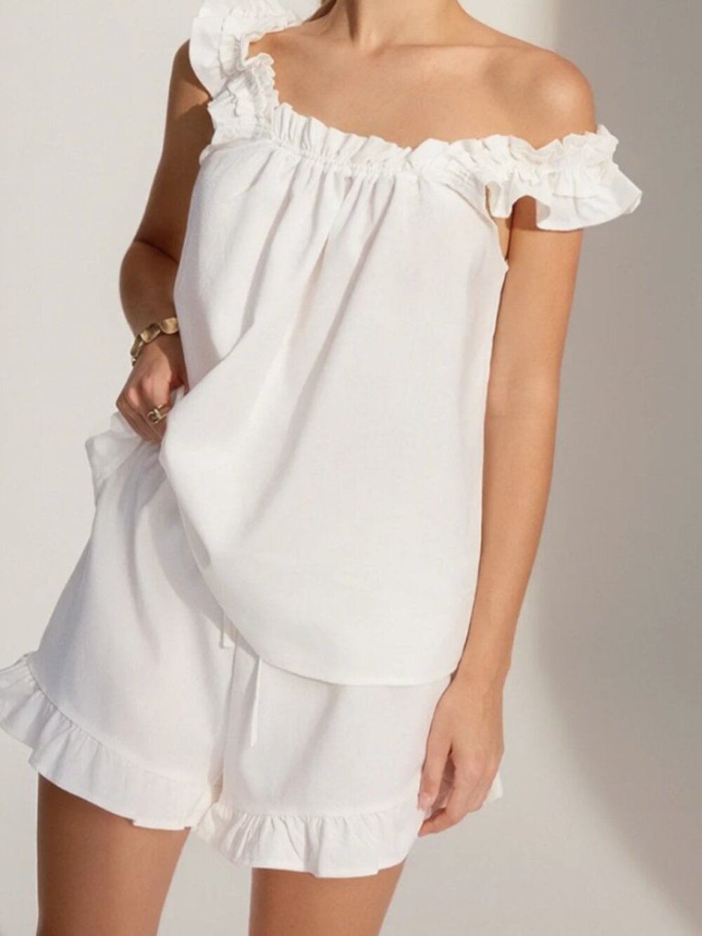 White Ruffle 2-Piece Lounge Set NWT Size Large - Picture 3 of 6